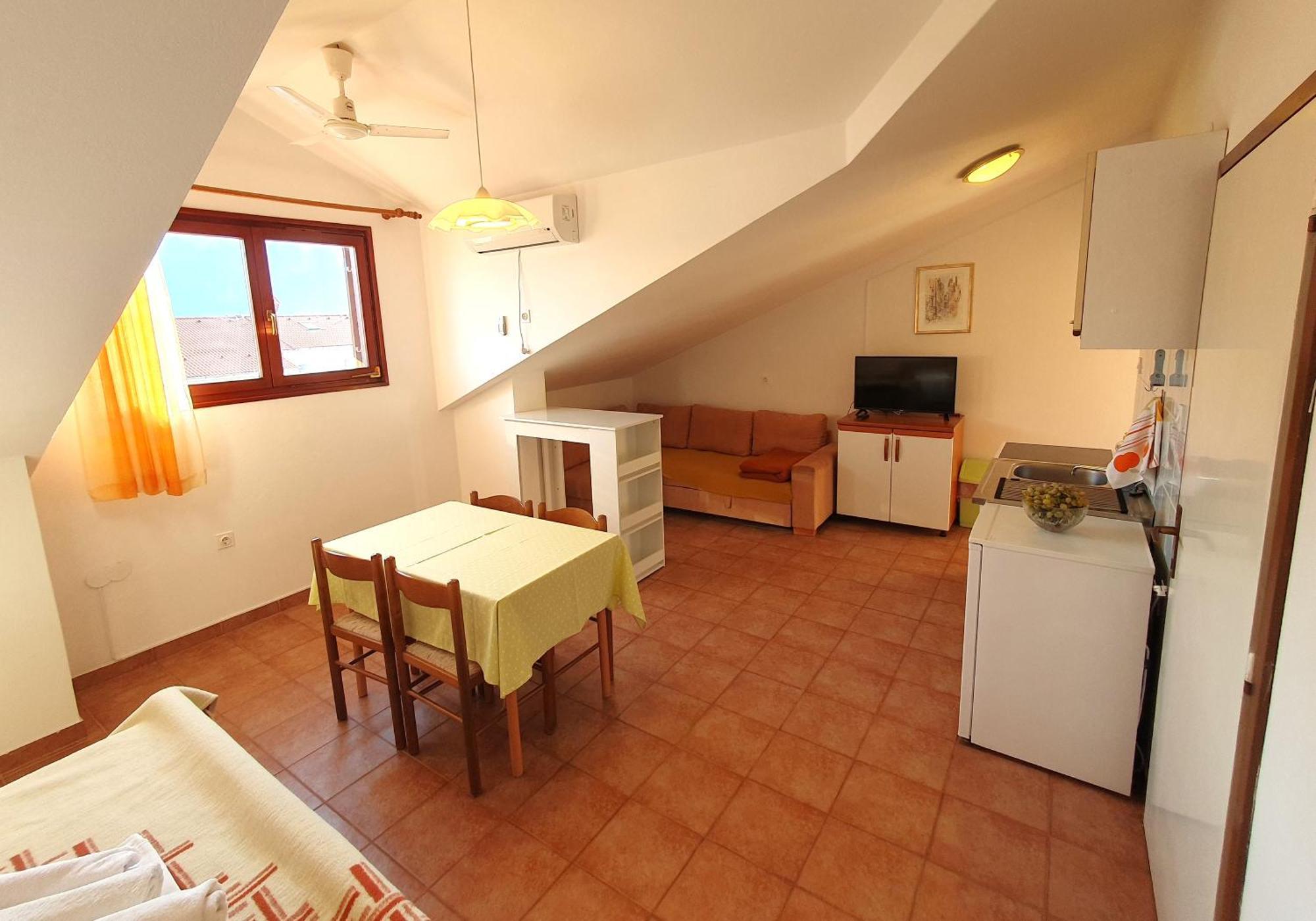 Mirjana F Apartaments Baška Quarto foto